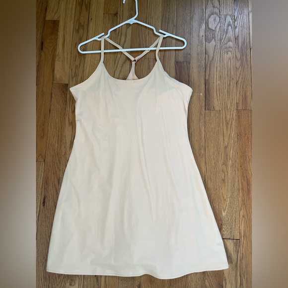 OUTDOOR VOICES
The Exercise Dress - Picture 2 of 5